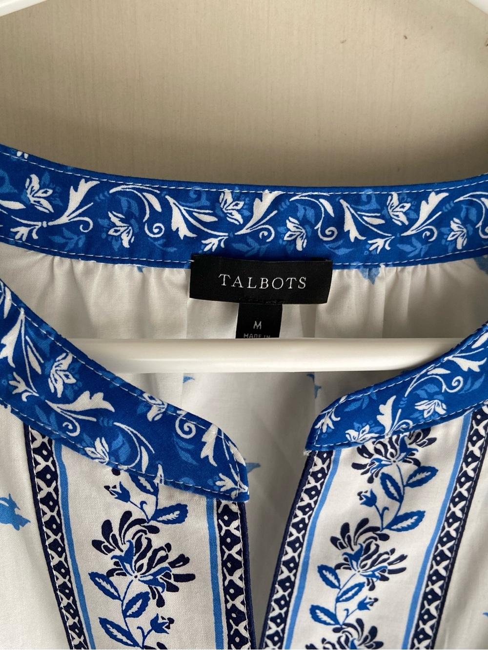 Talbots Top 💙 NEW - Picture 4 of 6
